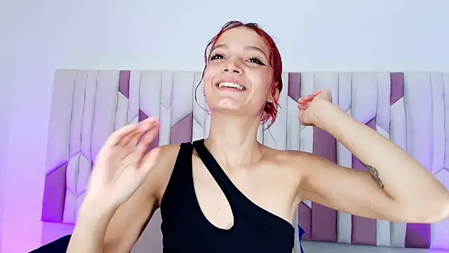 mia stanfort online show from 10-20-25, 07:14