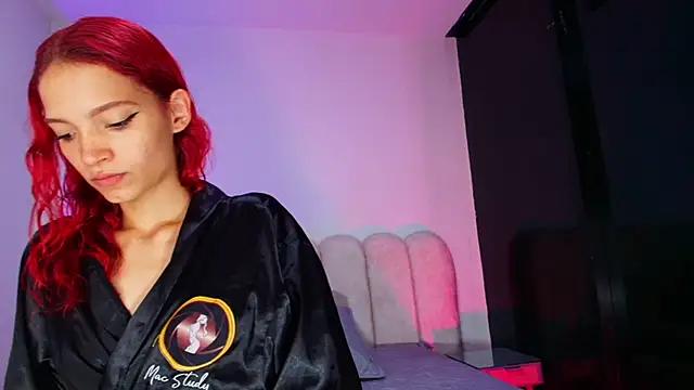 mia stanfort online show from 11-20-25, 07:13