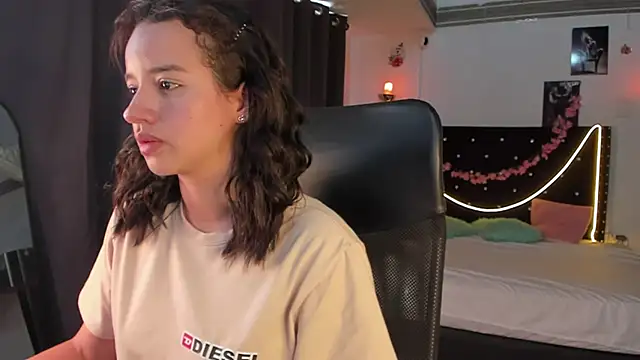 emilyrouxe online show from 03-02-25, 05:58