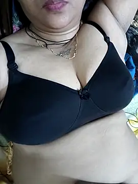 Snapshot of Neha8923 chatting on 09-25-25, 03:16 Neha8923 online show from 09-25-25, 03:16