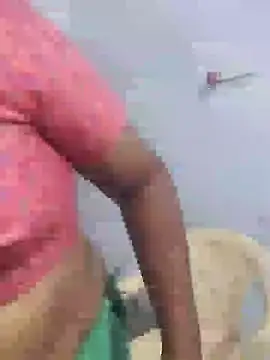 Snapshot of Ramya-Lovely chatting on 12-27-24, 03:59 Ramya-Lovely online show from 12-27-24, 03:59