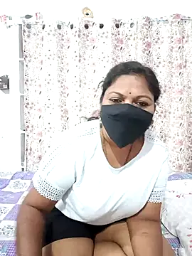 Snapshot of Ramya-Lovely chatting on 02-01-25, 10:02 Ramya-Lovely online show from 02-01-25, 10:02