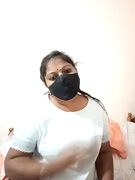 Snapshot of Ramya-Lovely chatting on 02-15-25, 11:47 Ramya-Lovely online show from 02-15-25, 11:47