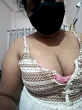 Snapshot of Ramya-Lovely chatting on 02-17-25, 06:48 Ramya-Lovely online show from 02-17-25, 06:48