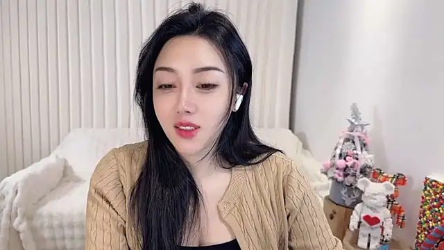 Snapshot of K-moumou chatting on 02-13-25, 05:01 K-moumou online show from 02-13-25, 05:01