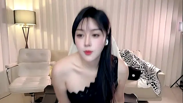 Snapshot of K-moumou chatting on 09-25-25, 03:38 K-moumou online show from 09-25-25, 03:38