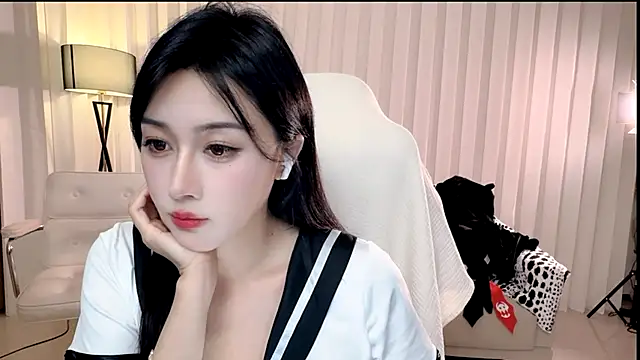 K-moumou online show from 11-10-25, 03:11