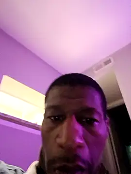 Snapshot of willywonka7793 chatting on 12-24-24, 04:33 willywonka7793 online show from 12-24-24, 04:33