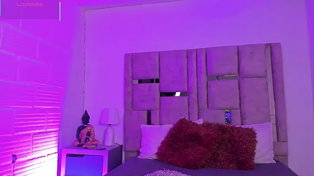 EmmaBecket2 online show from 11-29-25, 04:37