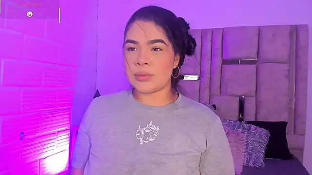 EmmaBecket2 online show from 01-11-26, 03:44