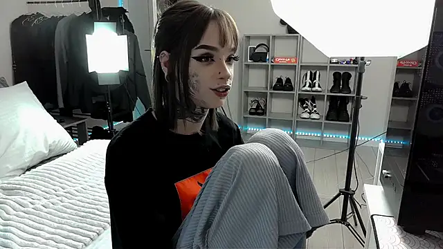 Tanya M online show from 02-02-25, 02:13