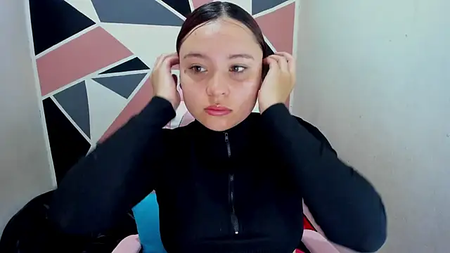 Snapshot of Carol_Pinter chatting on 12-03-25, 02:26 Carol Pinter online show from 12-03-25, 02:26