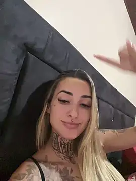 hotskinny1 online show from 03-01-25, 01:00