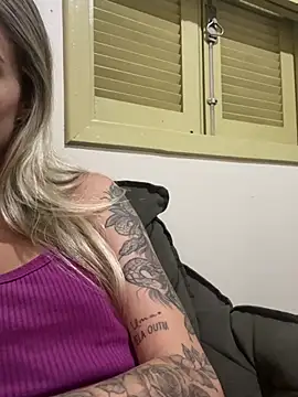 hotskinny1 online show from 03-13-25, 03:54