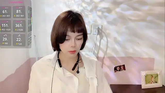 Linda-LL online show from 10-26-25, 06:19