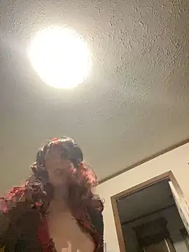 Snapshot of IvanaPlenty chatting on 12-28-24, 12:03 IvanaPlenty online show from 12-28-24, 12:03