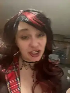 Snapshot of IvanaPlenty chatting on 12-29-24, 12:45 IvanaPlenty online show from 12-29-24, 12:45