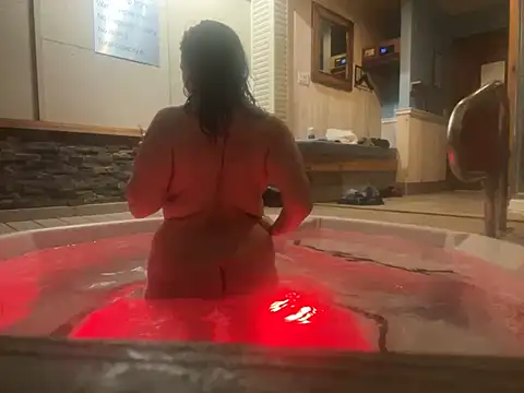 Snapshot of IvanaPlenty chatting on 12-31-24, 02:51 IvanaPlenty online show from 12-31-24, 02:51