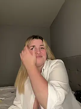 Curvy Rosie99 online show from 12-24-24, 06:39