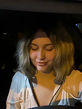 Snapshot of KikiWatson chatting on 12-27-24, 05:37 KikiWatson online show from 12-27-24, 05:37