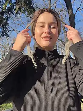 Snapshot of KikiWatson chatting on 12-31-24, 10:04 KikiWatson online show from 12-31-24, 10:04