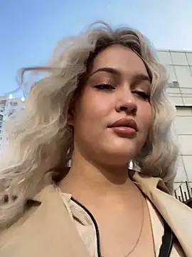 Snapshot of KikiWatson chatting on 01-09-25, 08:03 KikiWatson online show from 01-09-25, 08:03