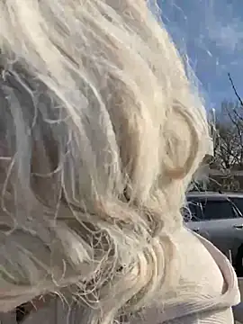 Snapshot of KikiWatson chatting on 01-11-25, 10:08 KikiWatson online show from 01-11-25, 10:08