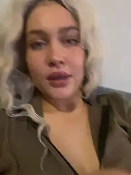 Snapshot of KikiWatson chatting on 01-18-25, 11:11 KikiWatson online show from 01-18-25, 11:11