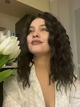 Snapshot of KikiWatson chatting on 02-16-25, 05:04 KikiWatson online show from 02-16-25, 05:04