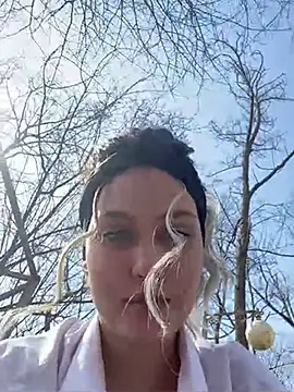 Snapshot of KikiWatson chatting on 03-10-25, 10:15 KikiWatson online show from 03-10-25, 10:15