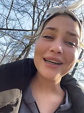 Snapshot of KikiWatson chatting on 03-12-25, 07:13 KikiWatson online show from 03-12-25, 07:13