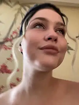 Snapshot of KikiWatson chatting on 03-14-25, 12:07 KikiWatson online show from 03-14-25, 12:07