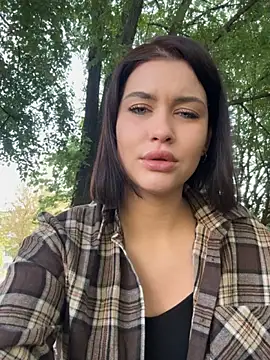 Snapshot of KikiWatson chatting on 09-25-25, 06:06 KikiWatson online show from 09-25-25, 06:06