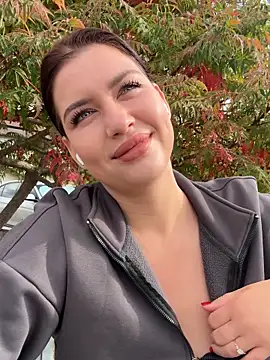 Snapshot of KikiWatson chatting on 09-28-25, 06:19 KikiWatson online show from 09-28-25, 06:19