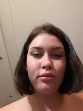 Snapshot of KikiWatson chatting on 10-16-25, 04:08 KikiWatson online show from 10-16-25, 04:08