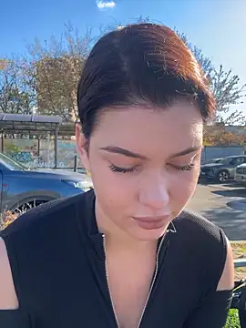 Snapshot of KikiWatson chatting on 10-30-25, 07:10 KikiWatson online show from 10-30-25, 07:10