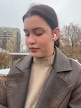 Snapshot of KikiWatson chatting on 11-15-25, 07:05 KikiWatson online show from 11-15-25, 07:05