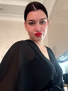 Snapshot of KikiWatson chatting on 11-28-25, 09:01 KikiWatson online show from 11-28-25, 09:01