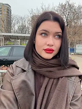 Snapshot of KikiWatson chatting on 12-04-25, 07:06 KikiWatson online show from 12-04-25, 07:06