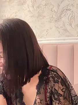 Snapshot of KikiWatson chatting on 12-17-25, 07:58 KikiWatson online show from 12-17-25, 07:58