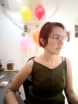 Snapshot of your_red_rose_ chatting on 12-04-24, 04:49 your red rose online show from 12-04-24, 04:49