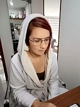 Snapshot of your_red_rose_ chatting on 12-10-24, 02:06 your red rose online show from 12-10-24, 02:06