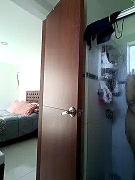 Snapshot of your_red_rose_ chatting on 12-11-24, 01:28 your red rose online show from 12-11-24, 01:28