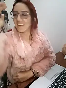 Snapshot of your_red_rose_ chatting on 12-11-24, 04:31 your red rose online show from 12-11-24, 04:31