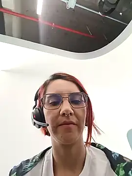 Snapshot of your_red_rose_ chatting on 01-17-25, 03:53 your red rose online show from 01-17-25, 03:53