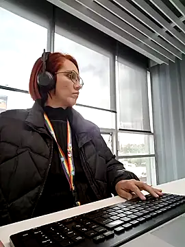 Snapshot of your_red_rose_ chatting on 01-30-25, 02:58 your red rose online show from 01-30-25, 02:58