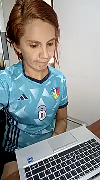 Snapshot of your_red_rose_ chatting on 02-27-25, 07:15 your red rose online show from 02-27-25, 07:15