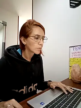 Snapshot of your_red_rose_ chatting on 02-28-25, 04:20 your red rose online show from 02-28-25, 04:20