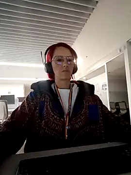 Snapshot of your_red_rose_ chatting on 03-12-25, 11:42 your red rose online show from 03-12-25, 11:42