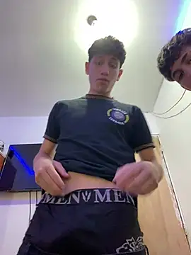 LatinBoysxxx online show from 12-25-24, 07:02